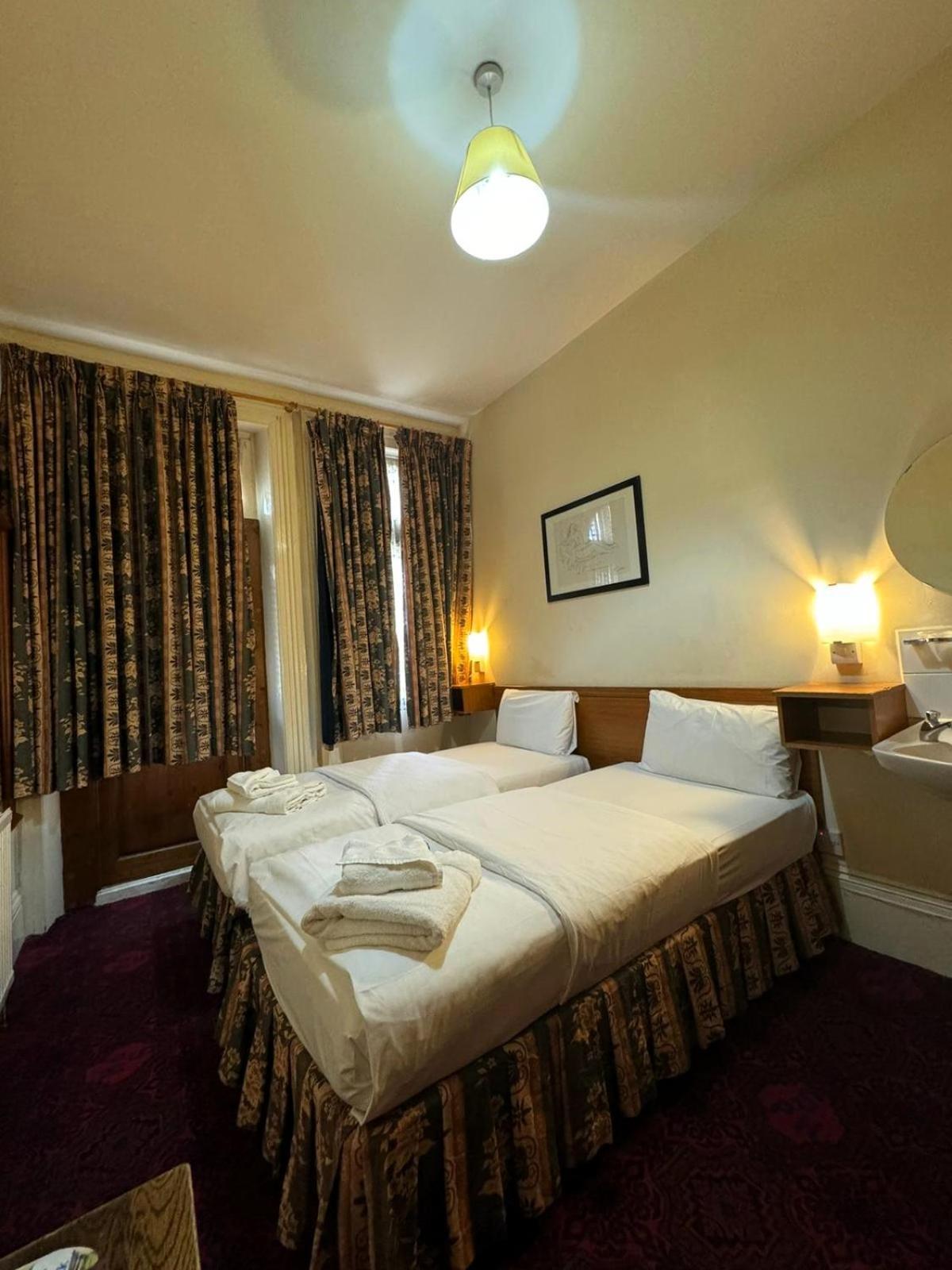 Bridge Park Hotel Londra Exterior foto