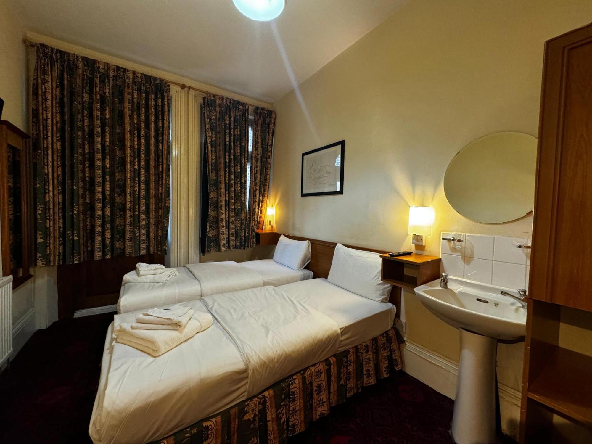 Bridge Park Hotel Londra Exterior foto